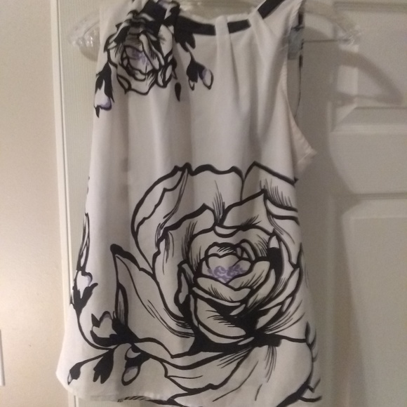 Flower Top - Picture 3 of 3